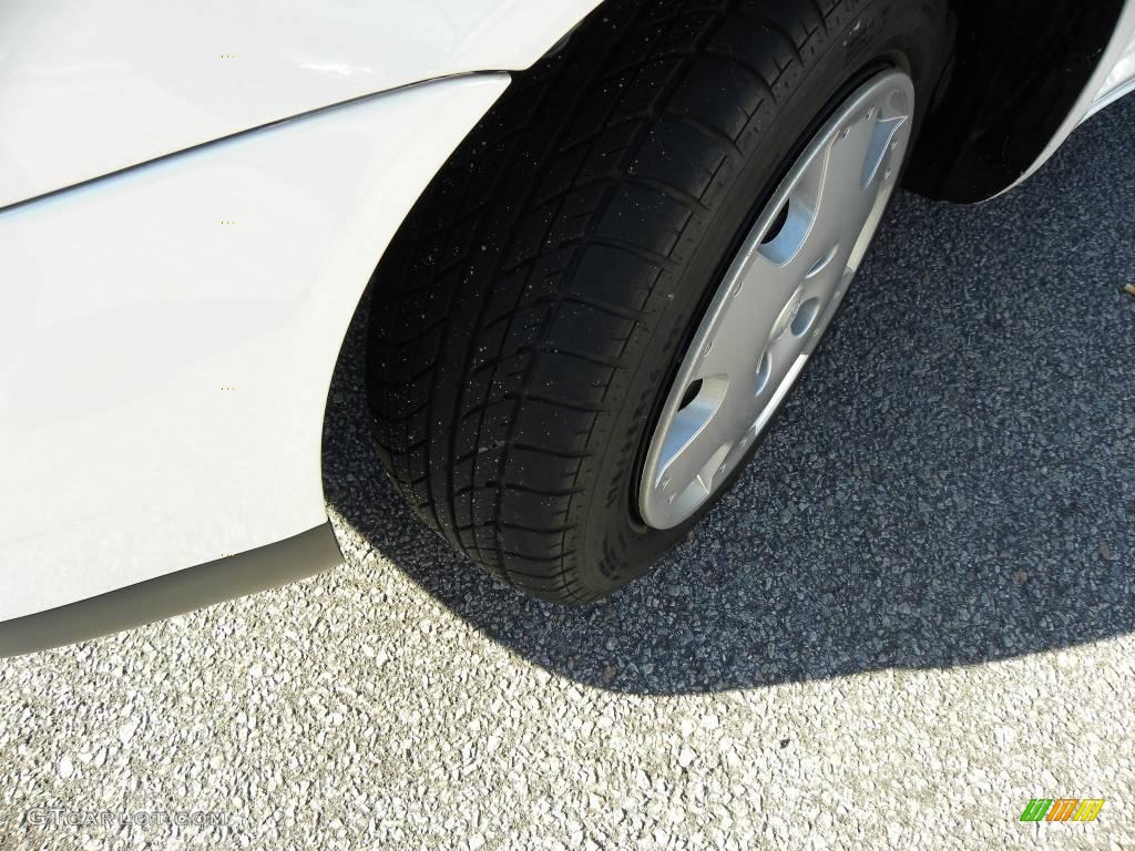 2002 ECHO Sedan - Polar White / Shadow Gray photo #13