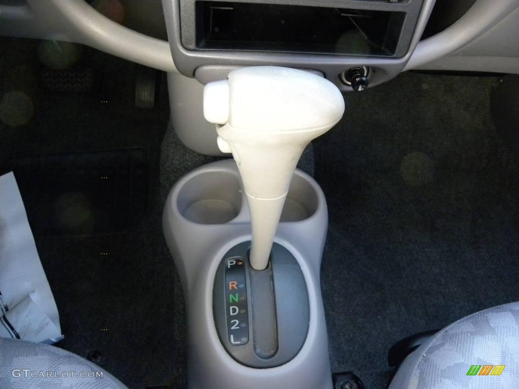 2002 ECHO Sedan - Polar White / Shadow Gray photo #15