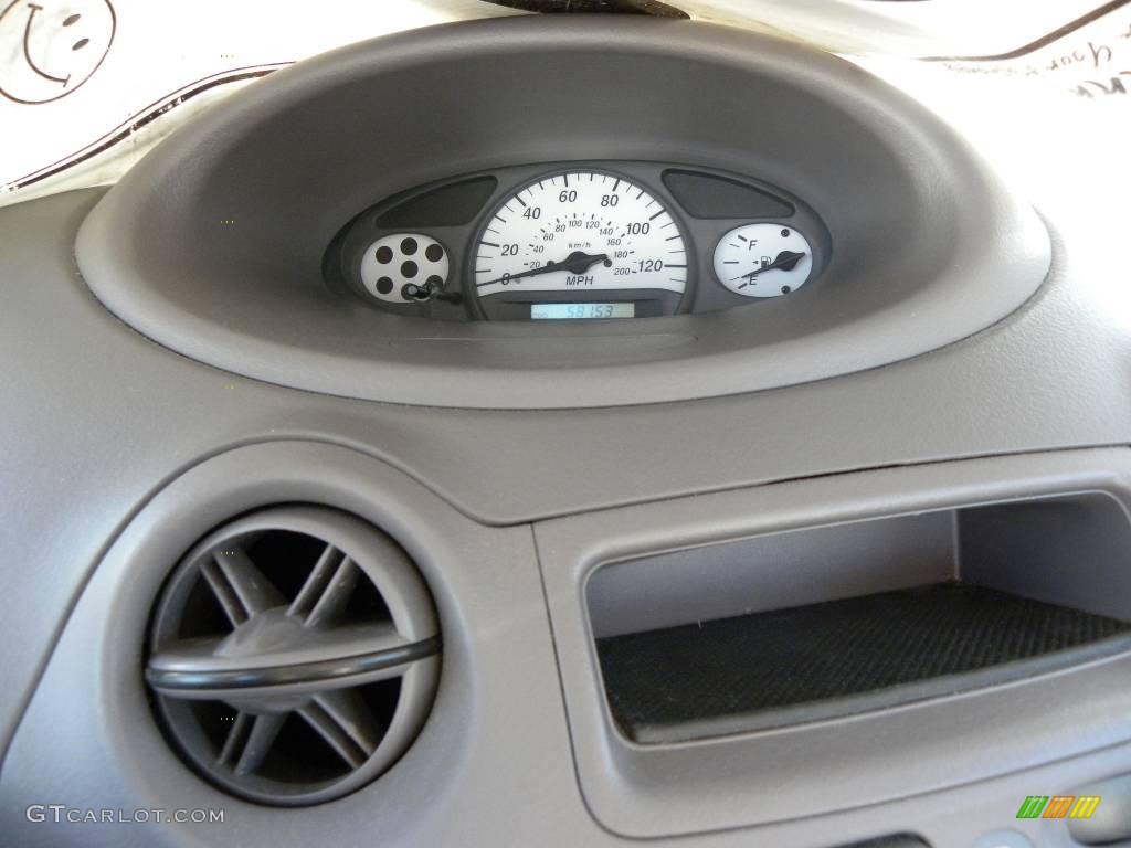 2002 ECHO Sedan - Polar White / Shadow Gray photo #17