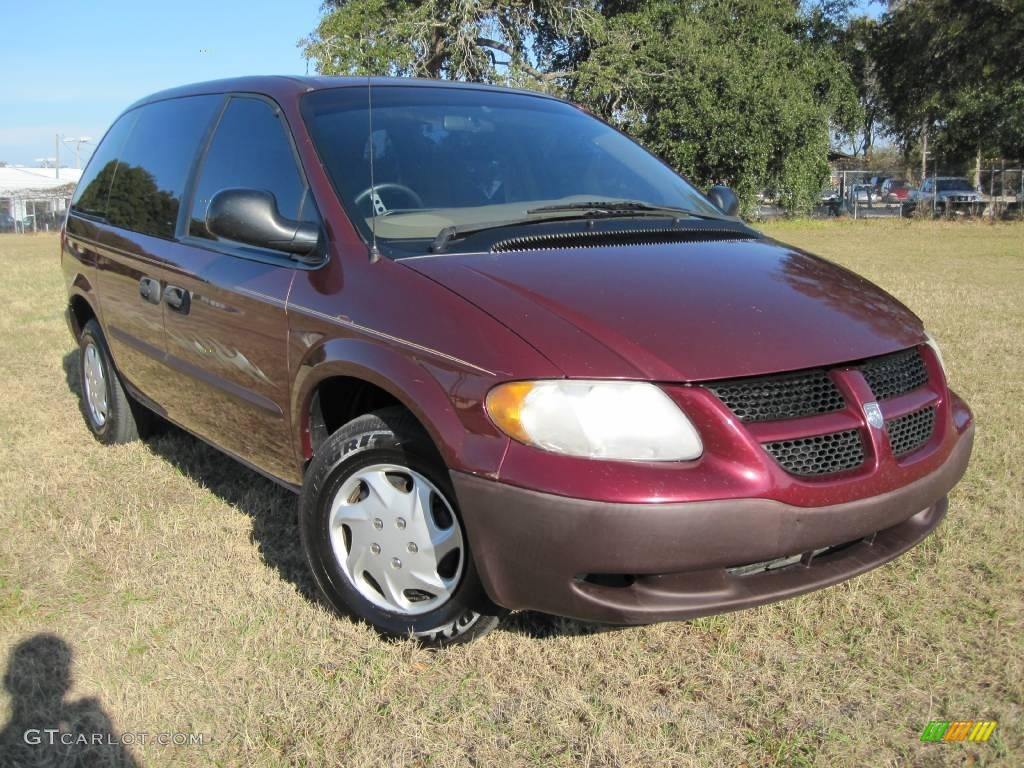 2002 Caravan SE - Dark Garnet Red Pearl / Taupe photo #2