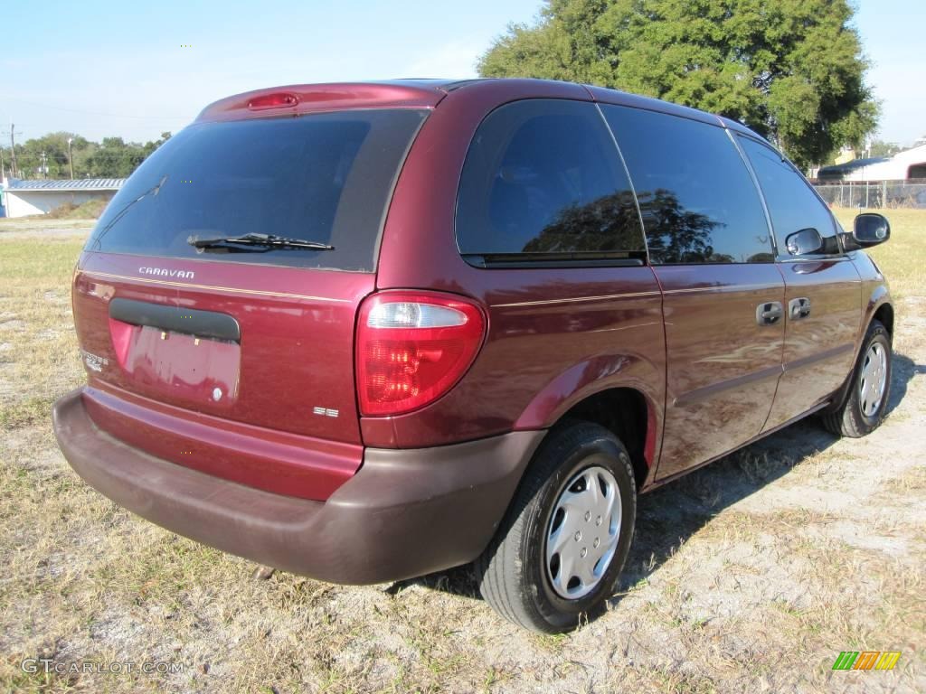 2002 Caravan SE - Dark Garnet Red Pearl / Taupe photo #11