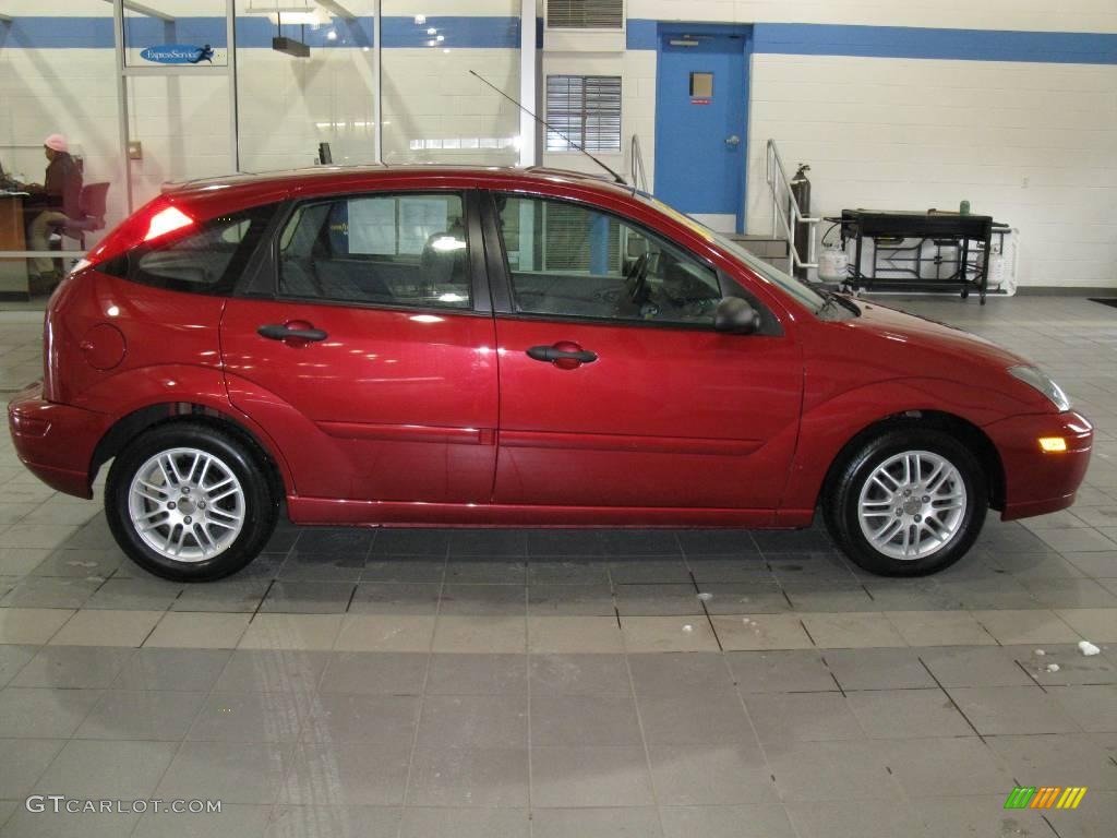 2003 Focus ZX5 Hatchback - Sangria Red Metallic / Medium Graphite photo #3