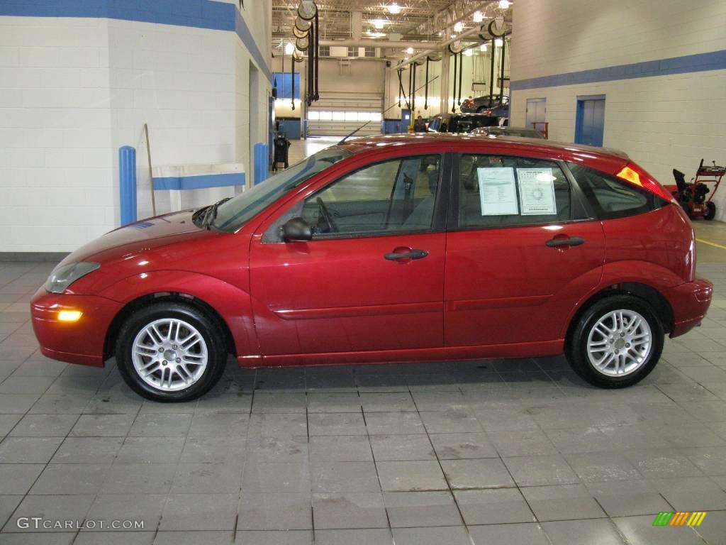 2003 Focus ZX5 Hatchback - Sangria Red Metallic / Medium Graphite photo #4