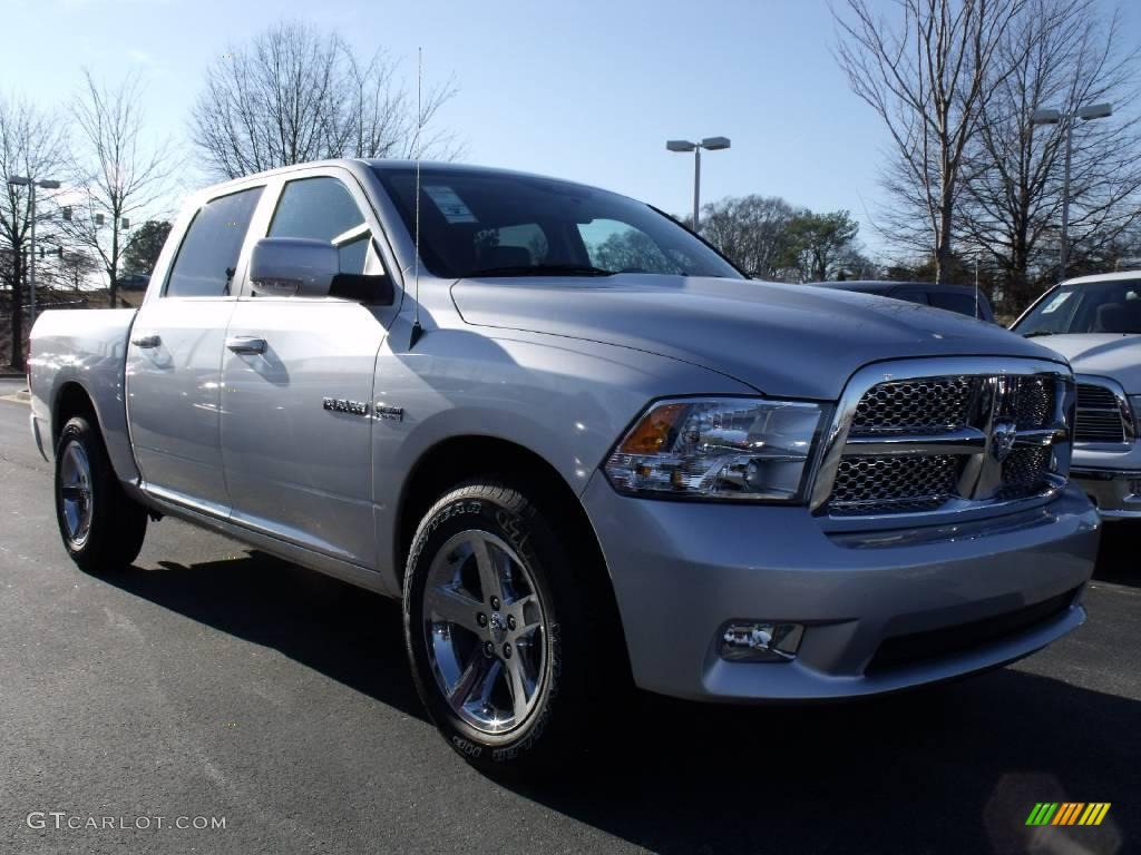 2010 Ram 1500 SLT Crew Cab - Bright Silver Metallic / Dark Slate/Medium Graystone photo #4