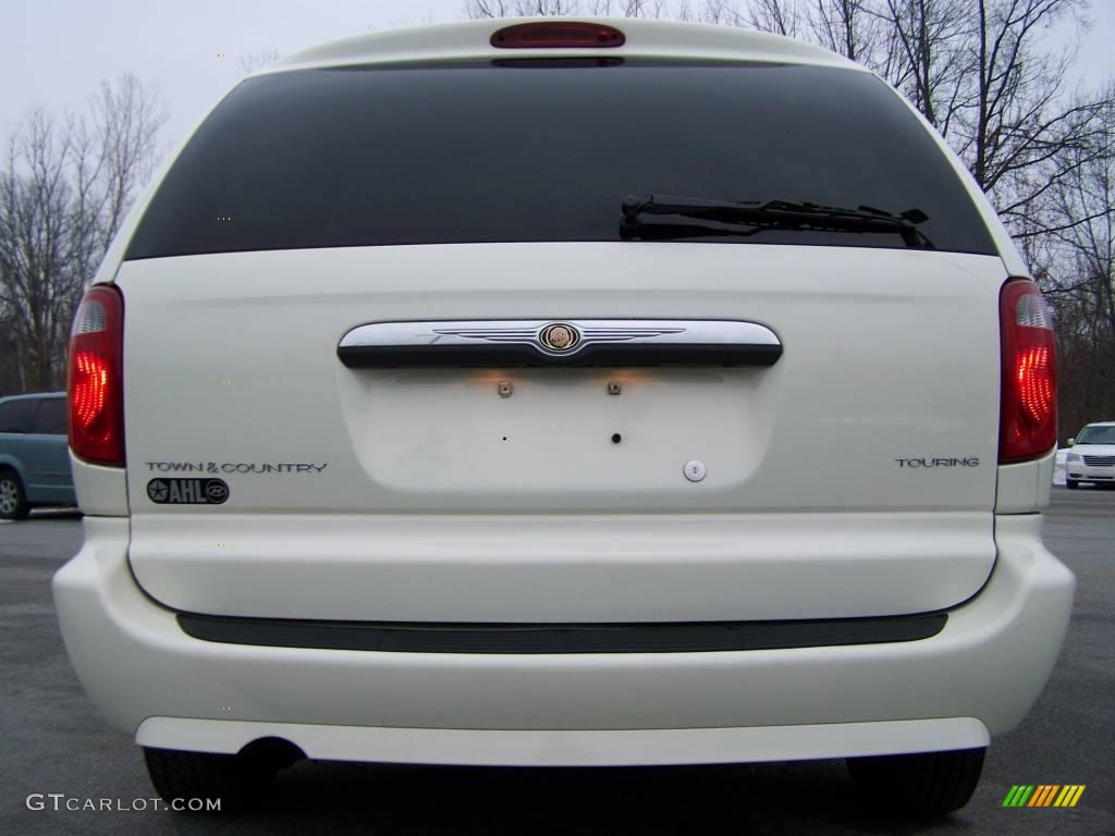 2007 Town & Country Touring - Cool Vanilla White / Dark Khaki/Light Graystone photo #5