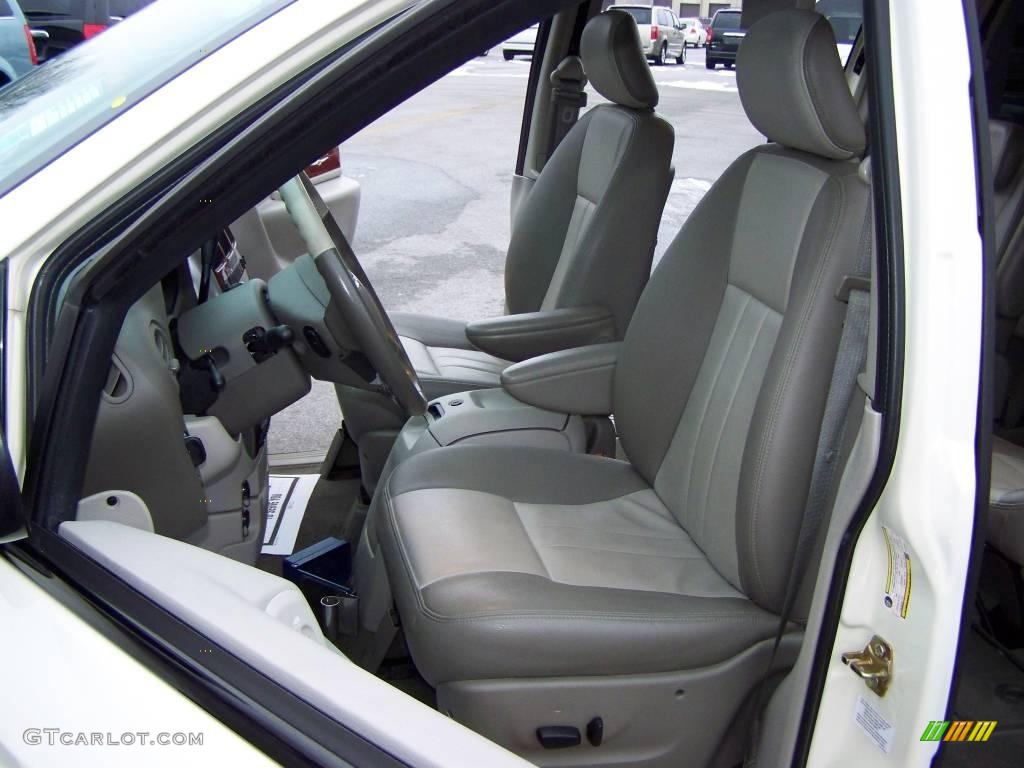 2007 Town & Country Touring - Cool Vanilla White / Dark Khaki/Light Graystone photo #7