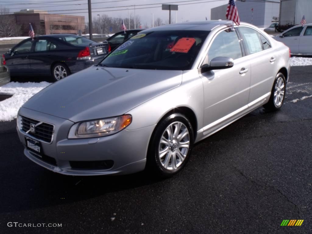 Silver Metallic Volvo S80