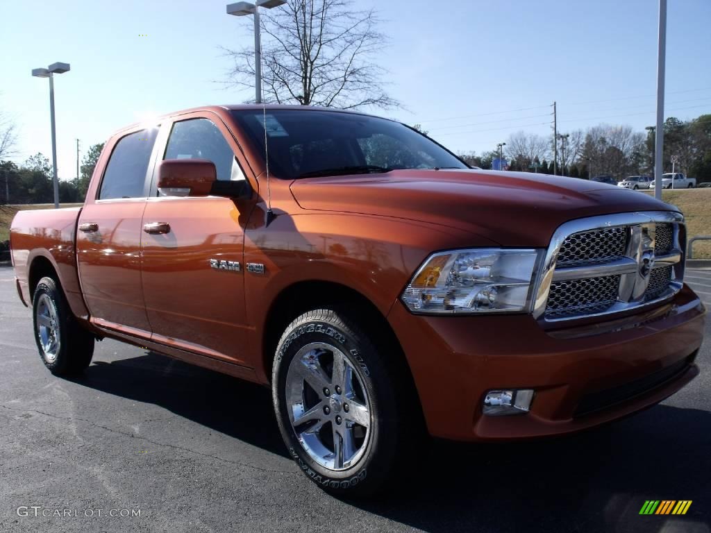 2010 Ram 1500 SLT Crew Cab - Mango Tango Pearl / Dark Slate Gray photo #4