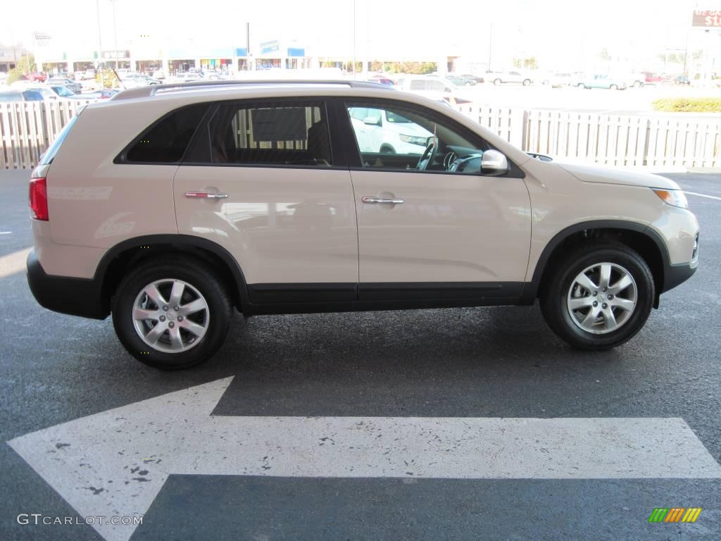 2011 Sorento LX - White Sand Beige / Beige photo #4