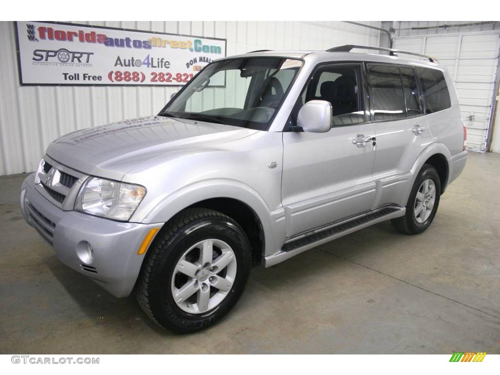 2006 Montero Limited 4x4 - Soprano Silver Metallic / Charcoal photo #4