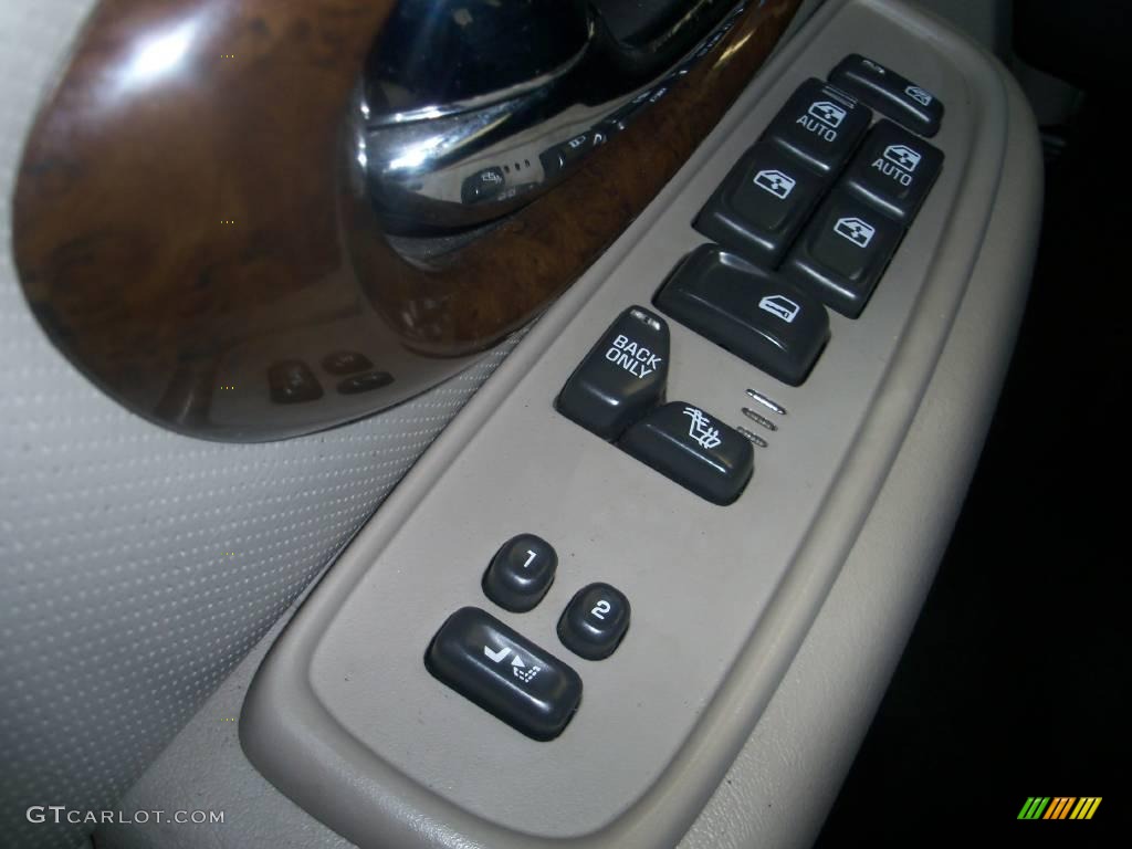 2004 Rainier CXL AWD - Indigo Blue Metallic / Light Cashmere photo #5