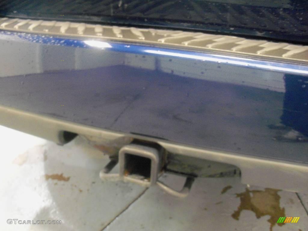 2004 Rainier CXL AWD - Indigo Blue Metallic / Light Cashmere photo #10