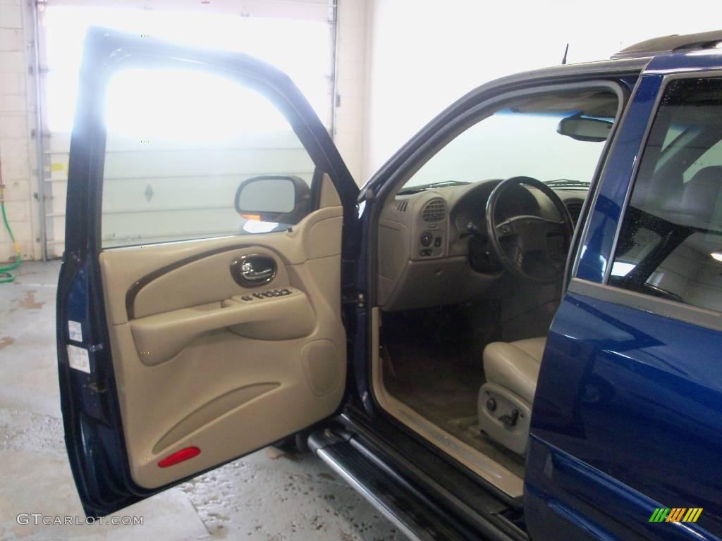 2004 Rainier CXL AWD - Indigo Blue Metallic / Light Cashmere photo #16