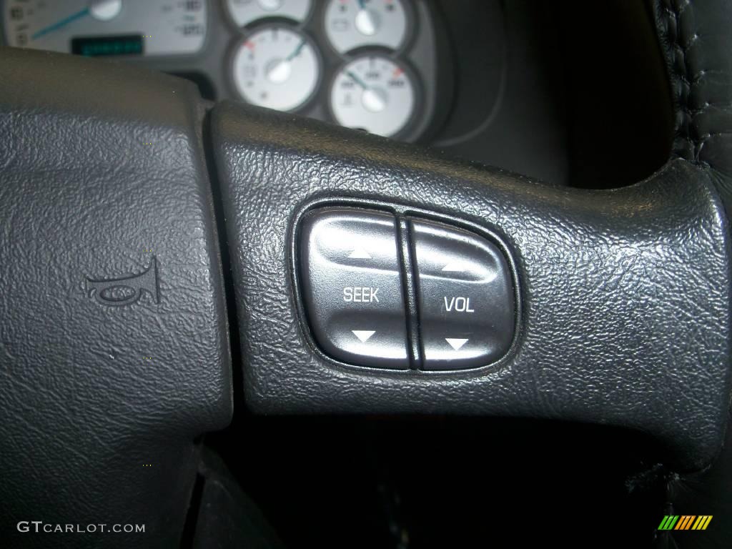 2004 Rainier CXL AWD - Indigo Blue Metallic / Light Cashmere photo #30