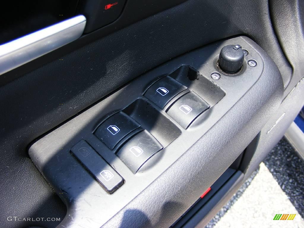 2004 S4 4.2 quattro Sedan - Moro Blue Pearl Effect / Black/Blue photo #14