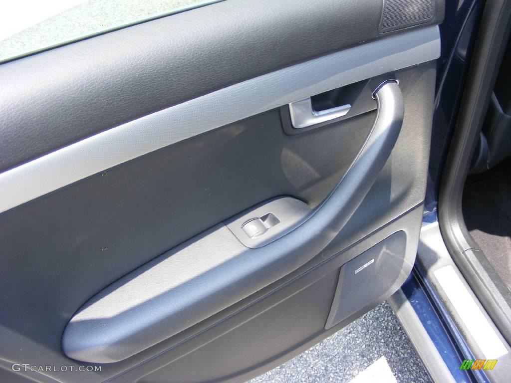 2004 S4 4.2 quattro Sedan - Moro Blue Pearl Effect / Black/Blue photo #16