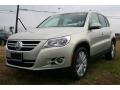 Candy White - Tiguan Wolfsburg Edition Photo No. 10