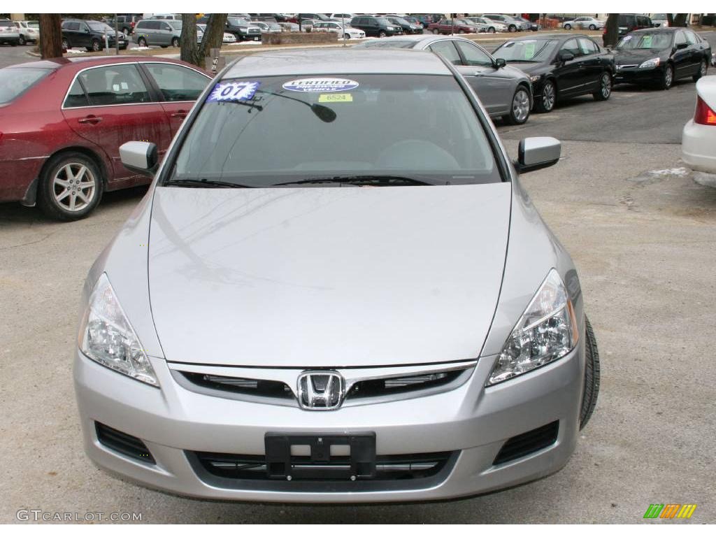 2007 Accord SE V6 Sedan - Alabaster Silver Metallic / Black photo #2