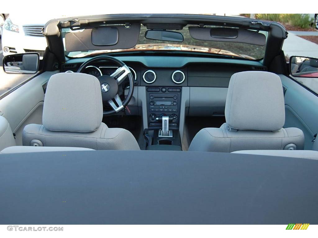 2007 Mustang V6 Deluxe Convertible - Torch Red / Dark Charcoal photo #11