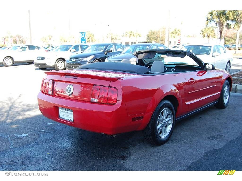 2007 Mustang V6 Deluxe Convertible - Torch Red / Dark Charcoal photo #18