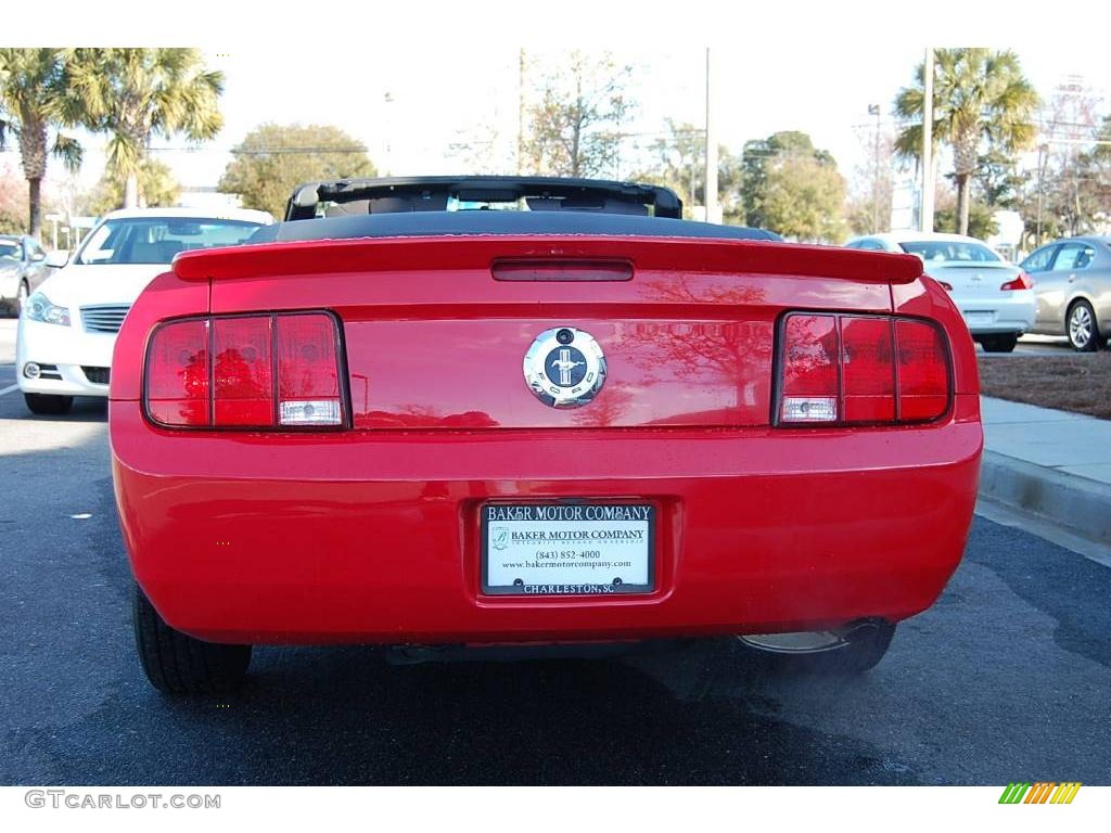 2007 Mustang V6 Deluxe Convertible - Torch Red / Dark Charcoal photo #19
