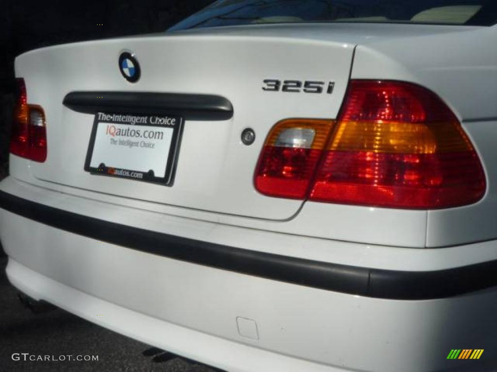 2005 3 Series 325i Sedan - Alpine White / Sand photo #13