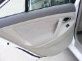 Super White - Camry LE Photo No. 28