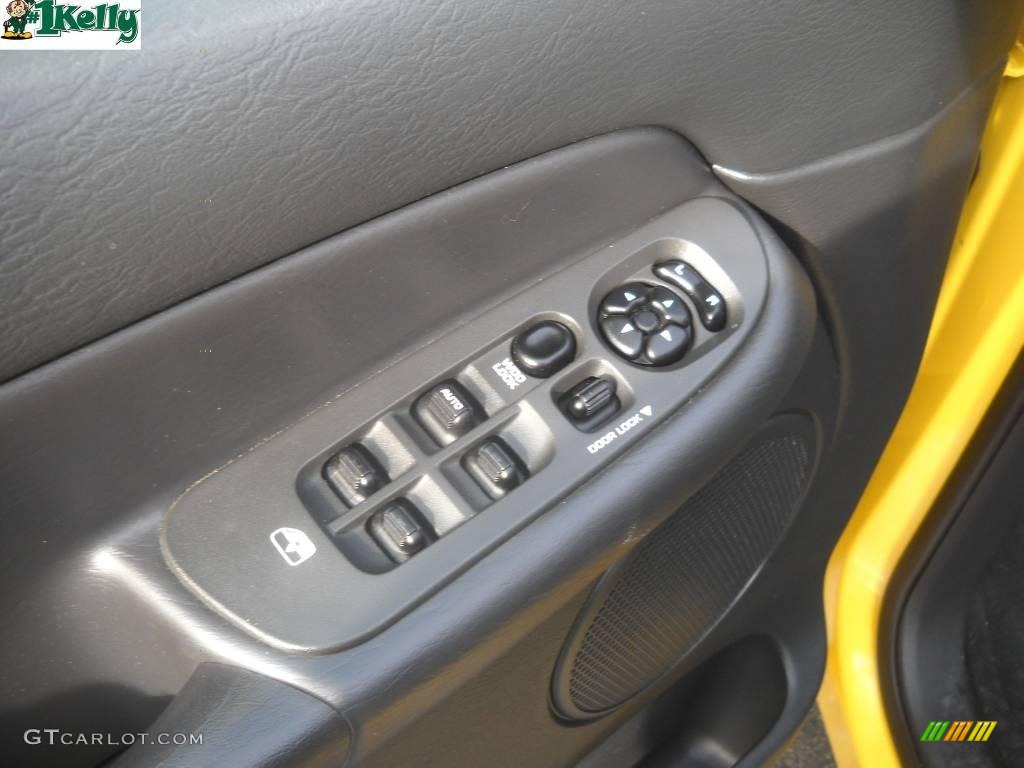2005 Ram 1500 SLT Quad Cab 4x4 - Solar Yellow / Dark Slate Gray photo #16
