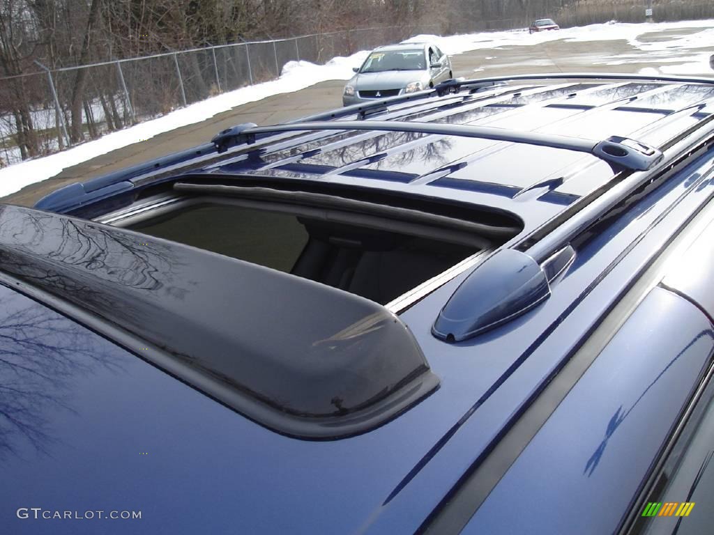 2004 Sedona EX - Imperial Blue / Gray photo #10