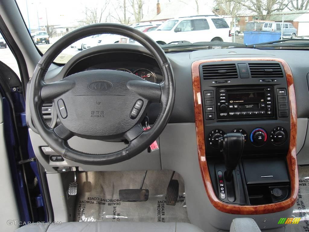 2004 Sedona EX - Imperial Blue / Gray photo #19