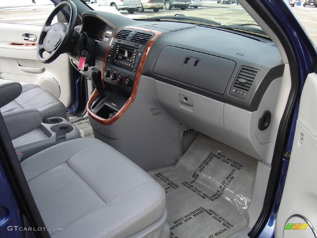 2004 Sedona EX - Imperial Blue / Gray photo #22