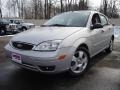 2005 CD Silver Metallic Ford Focus ZX5 SES Hatchback  photo #1