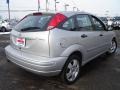 2005 CD Silver Metallic Ford Focus ZX5 SES Hatchback  photo #5