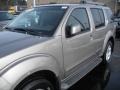 2009 Storm Gray Nissan Pathfinder SE 4x4  photo #8