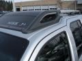 Silver Lightning - Xterra S 4x4 Photo No. 11