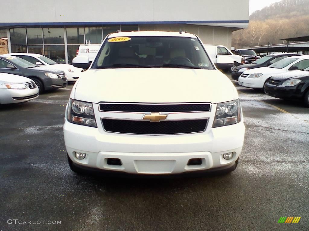 2007 Tahoe LT 4x4 - Summit White / Light Cashmere/Ebony photo #2
