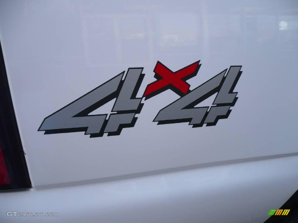 2006 Silverado 1500 Work Truck Regular Cab 4x4 - Summit White / Dark Charcoal photo #11