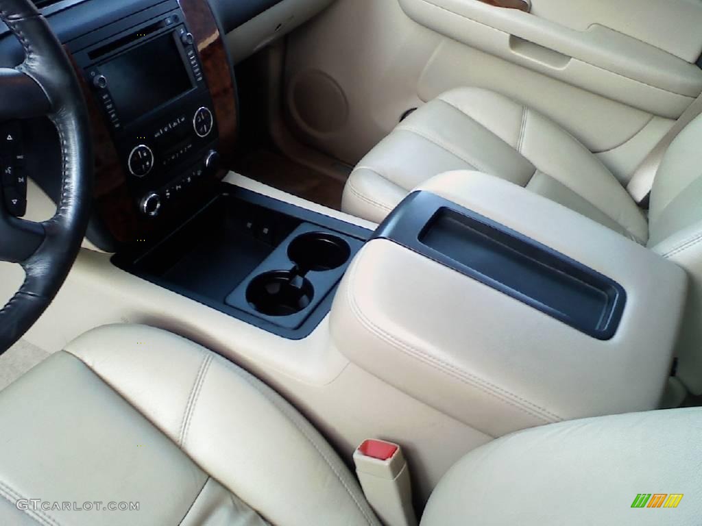 2007 Tahoe LT 4x4 - Summit White / Light Cashmere/Ebony photo #14