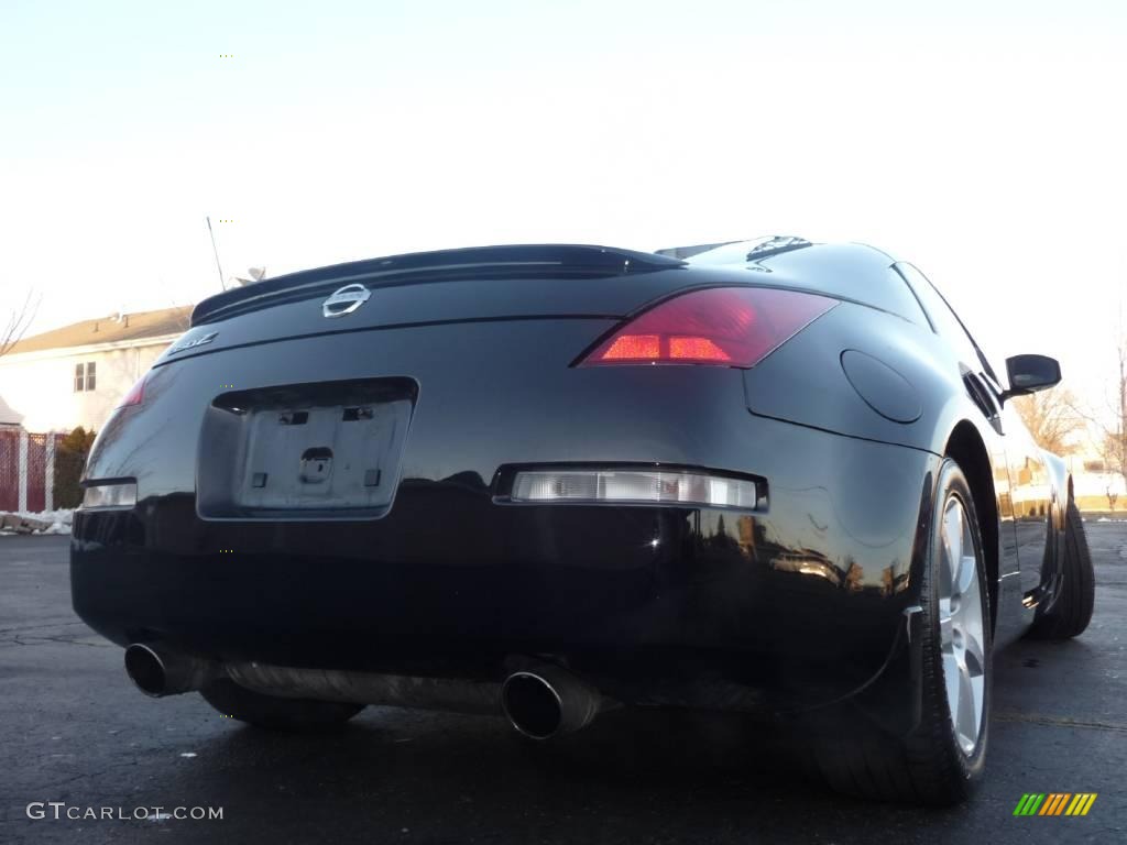 2005 350Z Touring Coupe - Super Black / Charcoal photo #14