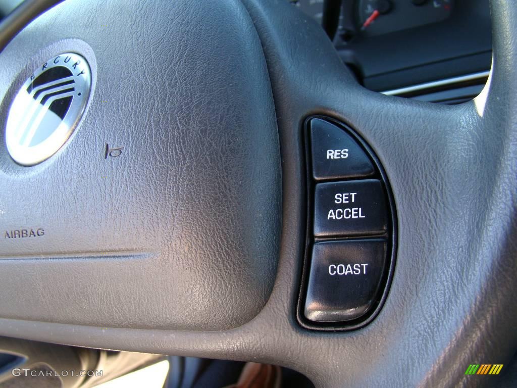 2004 Grand Marquis GS - Black Clearcoat / Dark Charcoal photo #25