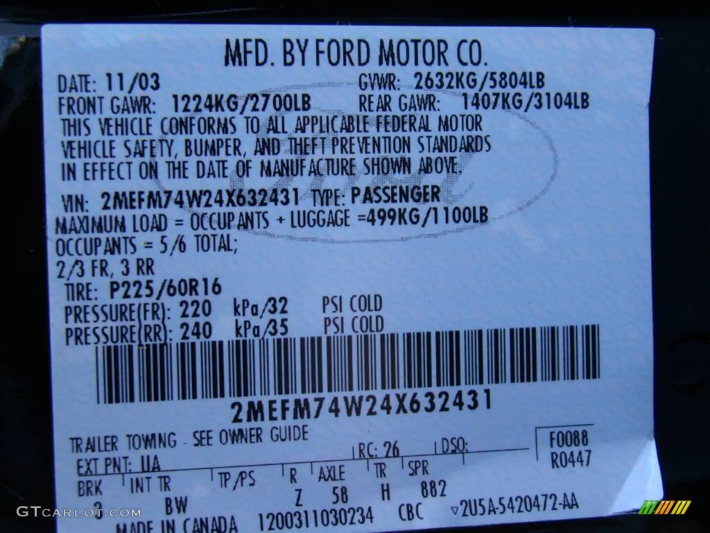 2004 Grand Marquis GS - Black Clearcoat / Dark Charcoal photo #27