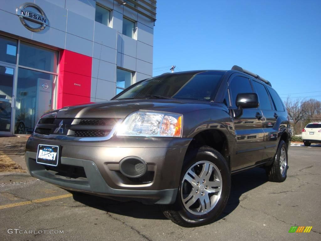 2006 Endeavor LS AWD - Mineral Beige Pearl / Charcoal photo #1