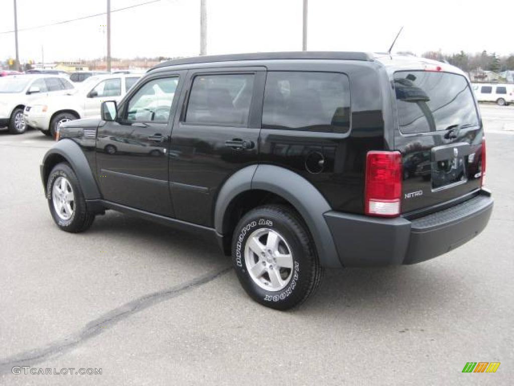 2007 Nitro SXT 4x4 - Black / Dark Slate Gray photo #28