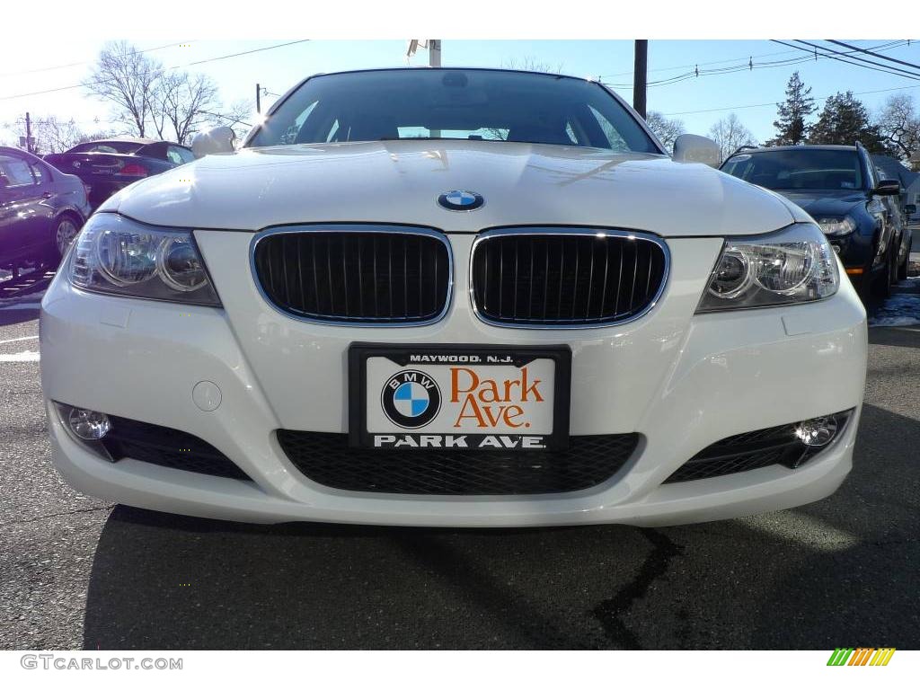 2009 3 Series 328xi Sedan - Alpine White / Black photo #5