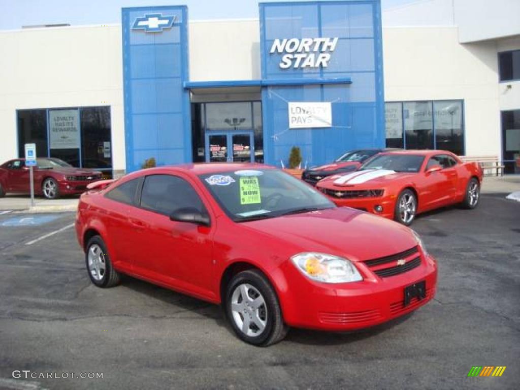 2007 Victory Red Chevrolet Cobalt Ls Coupe 25580946
