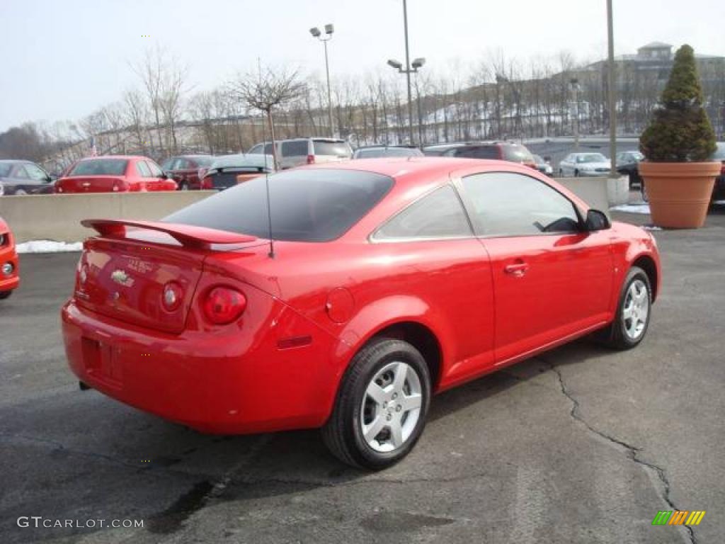 2007 Cobalt LS Coupe - Victory Red / Gray photo #3