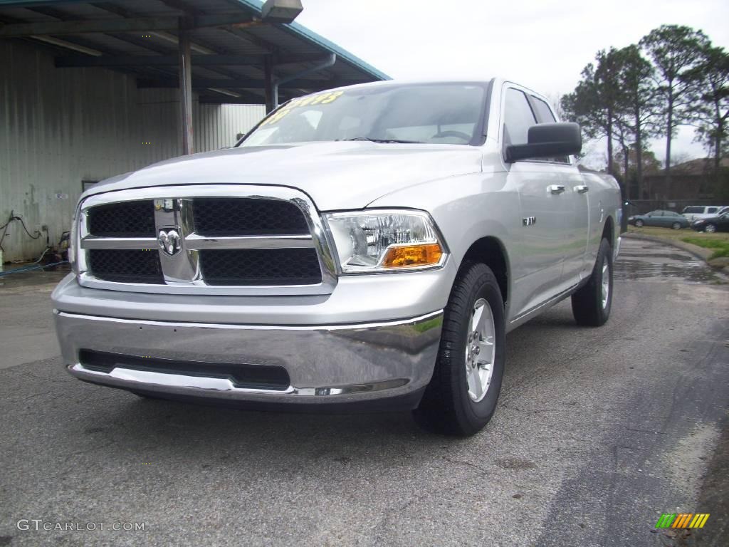 2009 Ram 1500 SLT Quad Cab - Bright Silver Metallic / Light Pebble Beige/Bark Brown photo #2