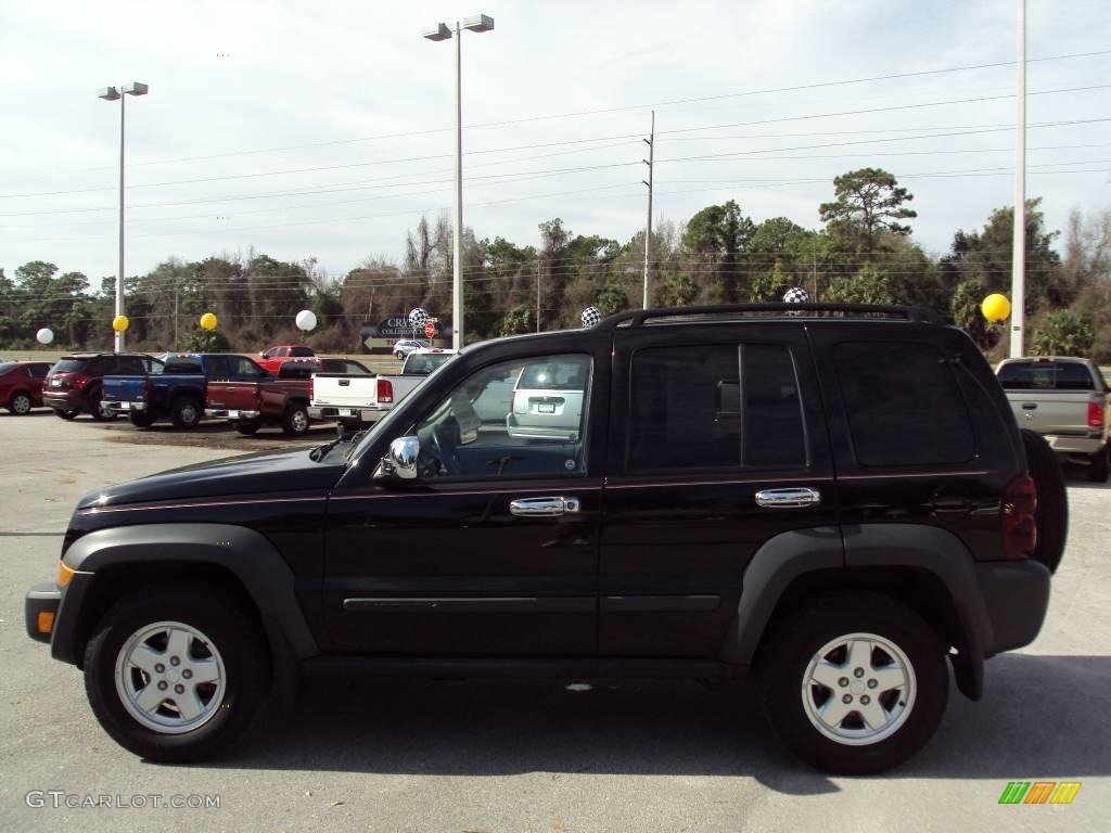 2006 Liberty Sport - Black / Medium Slate Gray photo #2