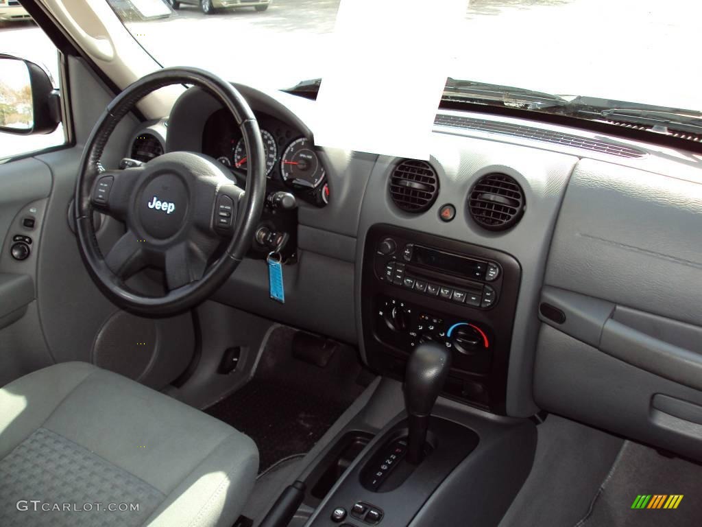2006 Liberty Sport - Black / Medium Slate Gray photo #12