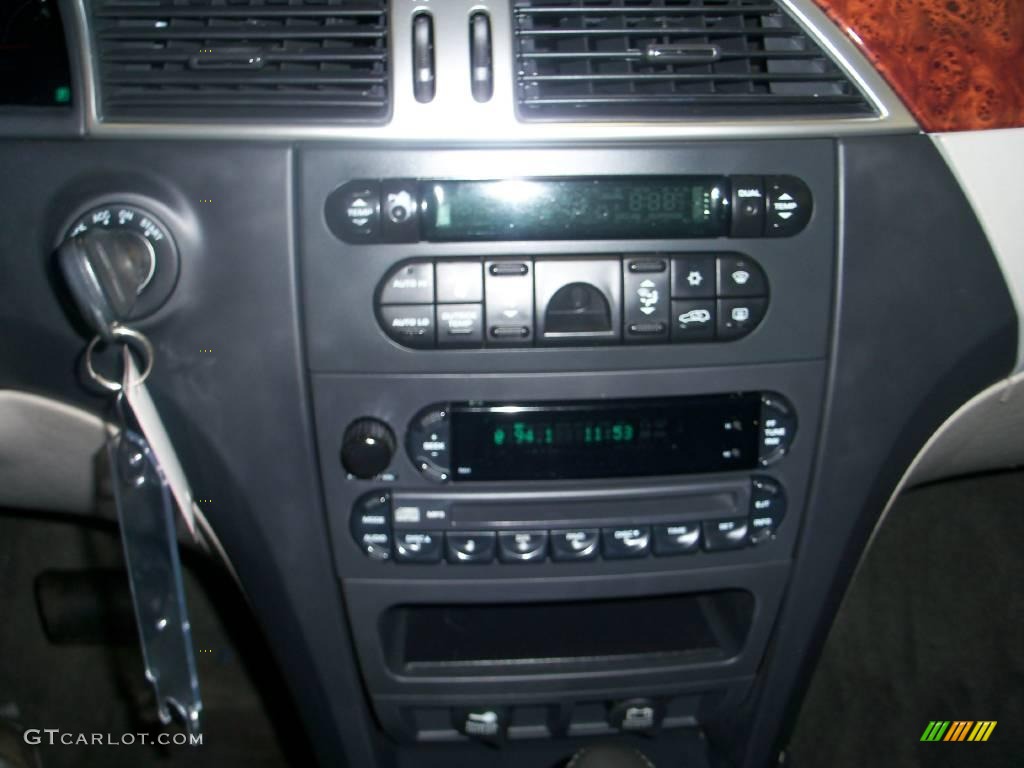 2006 Pacifica Touring AWD - Brilliant Black / Light Taupe photo #4